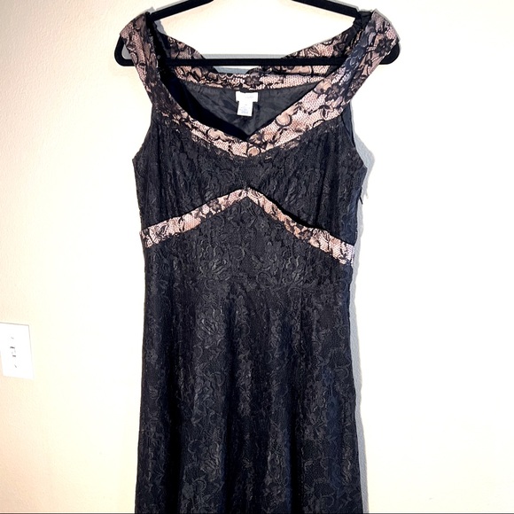 3/$30 🌻 Odille Anthropologie black lace fit-and-flare dress, Size 10 - Picture 2 of 6